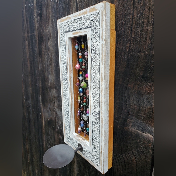 BOHO CHICKEN WIRE BEADED FRAME/WALL DECOR - Picture 6 of 9
